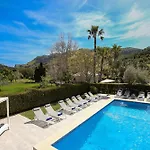 Beeindruckende Grosse Villa Papa Mit Privatpool