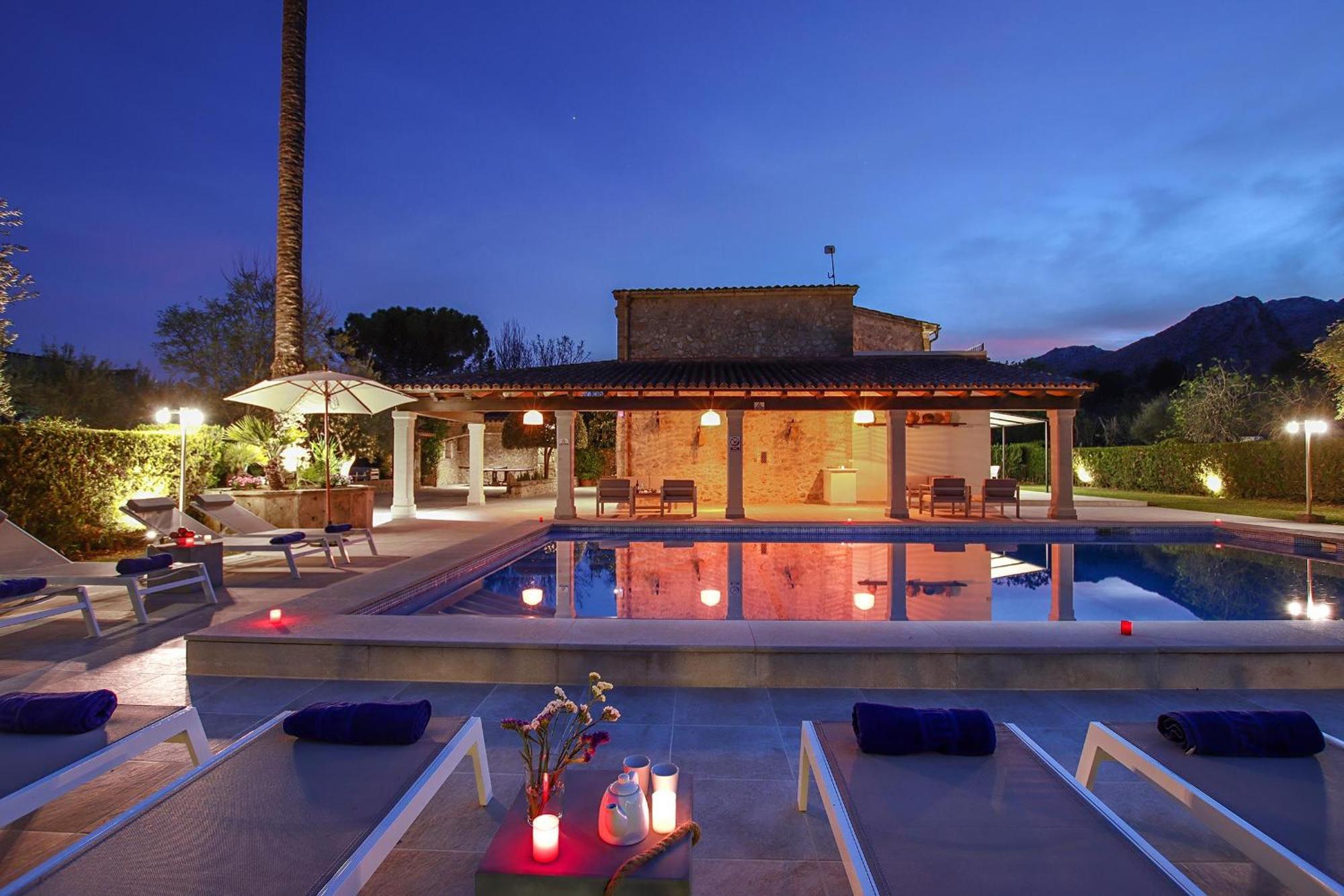 Beeindruckende Grosse Papa Mit Privatpool Ferienhaus